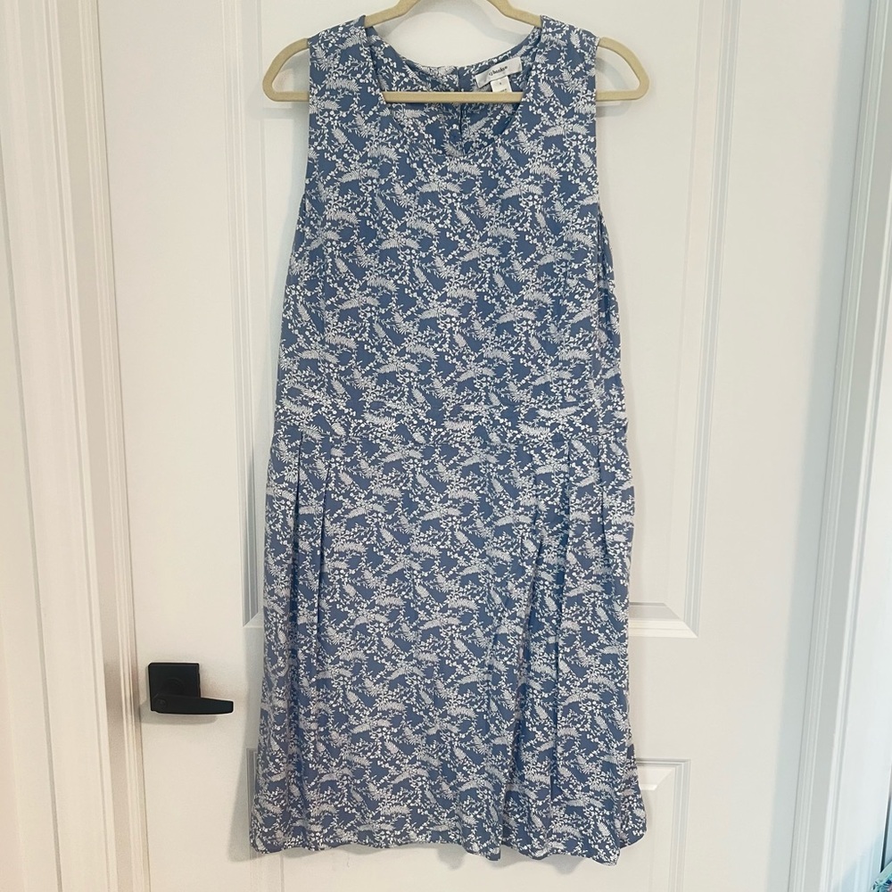CJ Banks 14W chic Blue White Floral Casual Sleeveless Dress Pockets Button Back